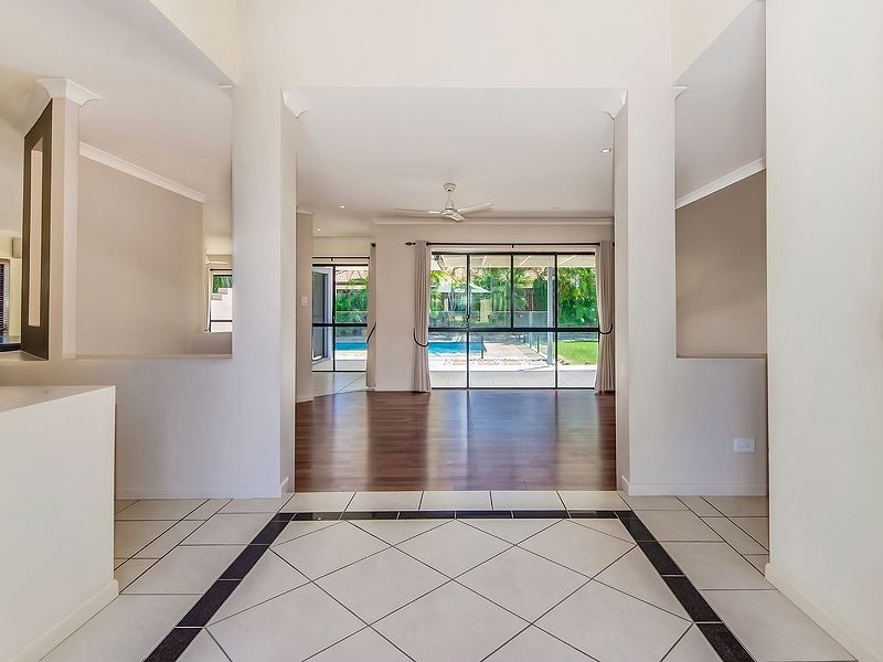 16 Friarbird Place, Twin Waters QLD 4564