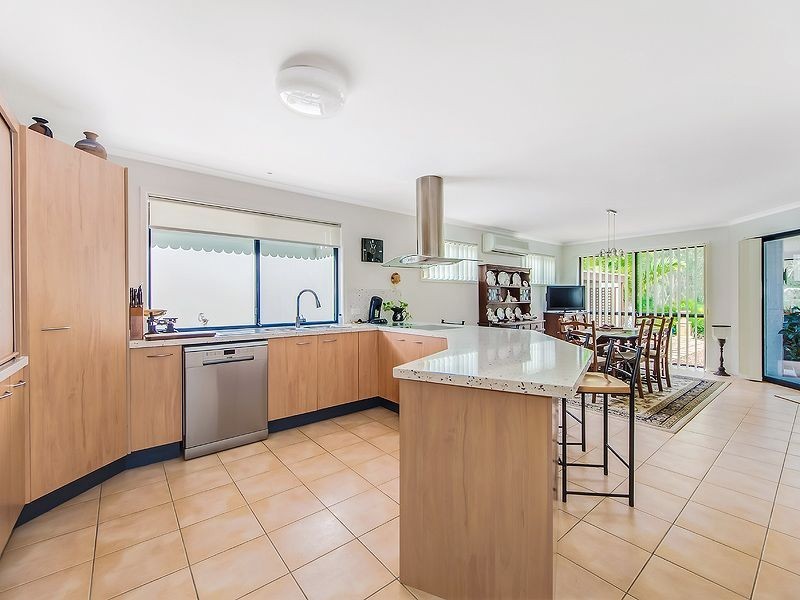 6 Tralee Place, Twin Waters QLD 4564