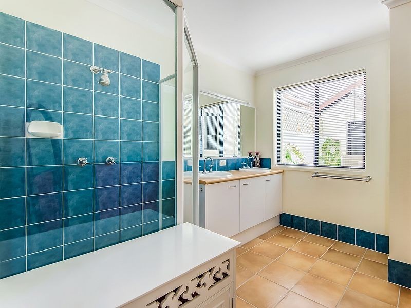 6 Tralee Place, Twin Waters QLD 4564