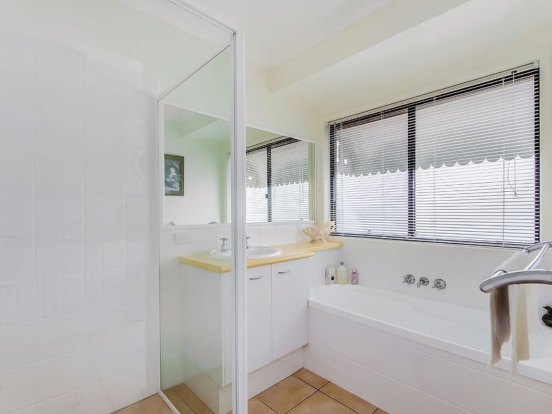6 Tralee Place, Twin Waters QLD 4564