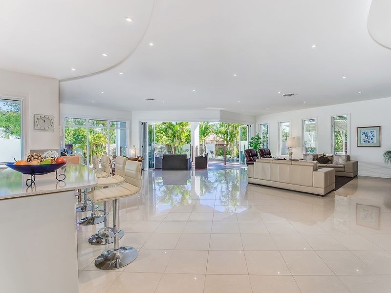 2 Undanbi Lane, Twin Waters QLD 4564