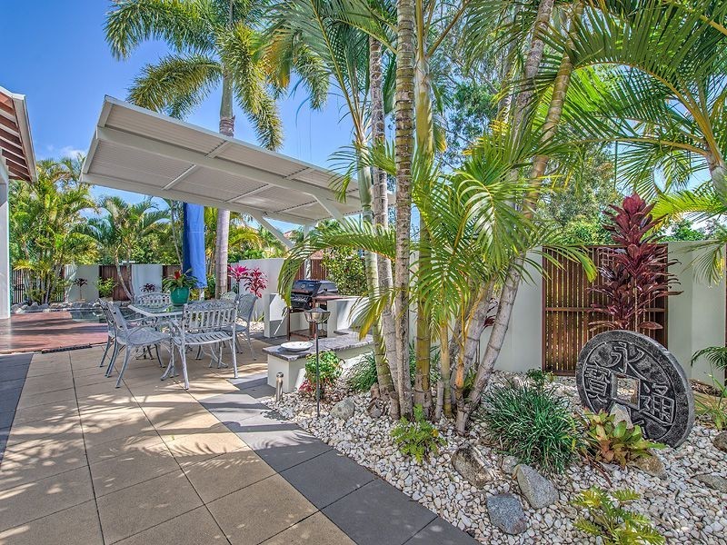 2 Undanbi Lane, Twin Waters QLD 4564