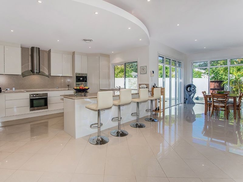 2 Undanbi Lane, Twin Waters QLD 4564