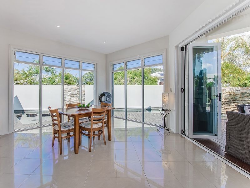 2 Undanbi Lane, Twin Waters QLD 4564