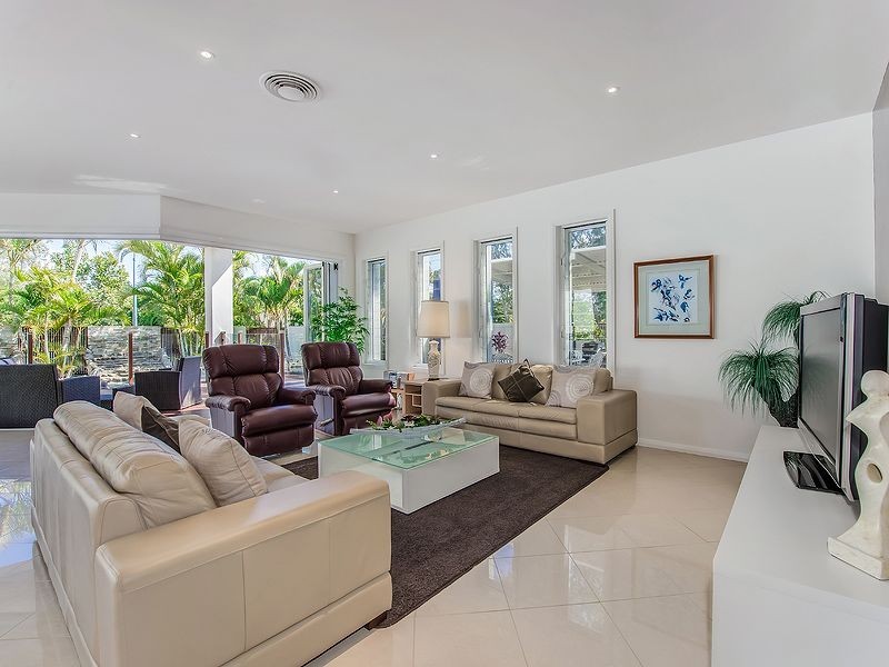 2 Undanbi Lane, Twin Waters QLD 4564