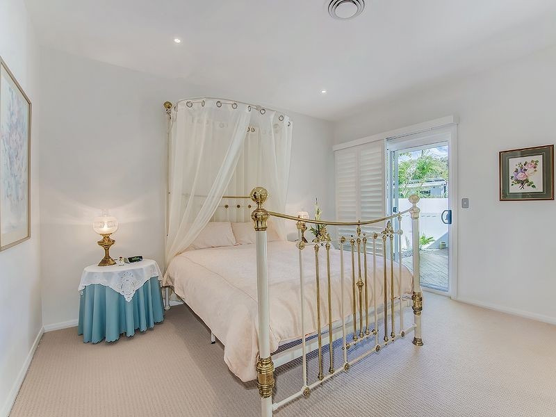 2 Undanbi Lane, Twin Waters QLD 4564