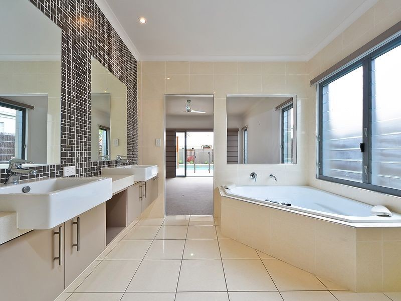 2 Moorings Circuit, Twin Waters QLD 4564