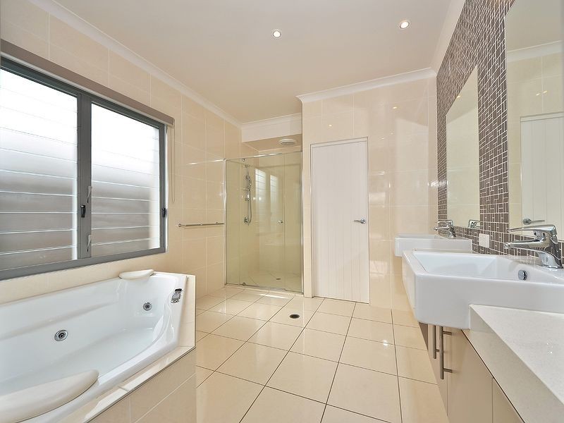 2 Moorings Circuit, Twin Waters QLD 4564