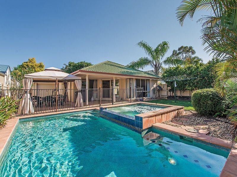 5 Spinifex Place, Twin Waters QLD 4564
