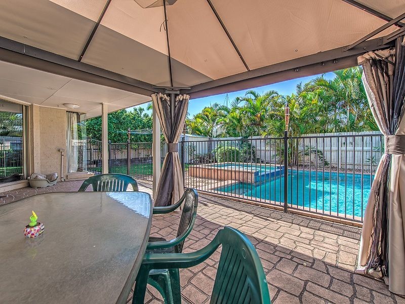 5 Spinifex Place, Twin Waters QLD 4564