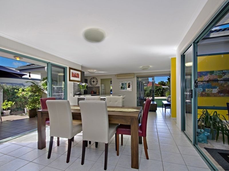 21 Twin Waters Drive, Twin Waters QLD 4564