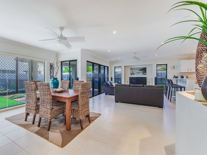 33 Anchorage Circuit, Twin Waters QLD 4564
