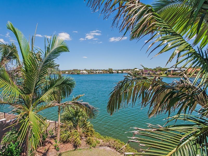 8 Waterfront Court, Twin Waters QLD 4564