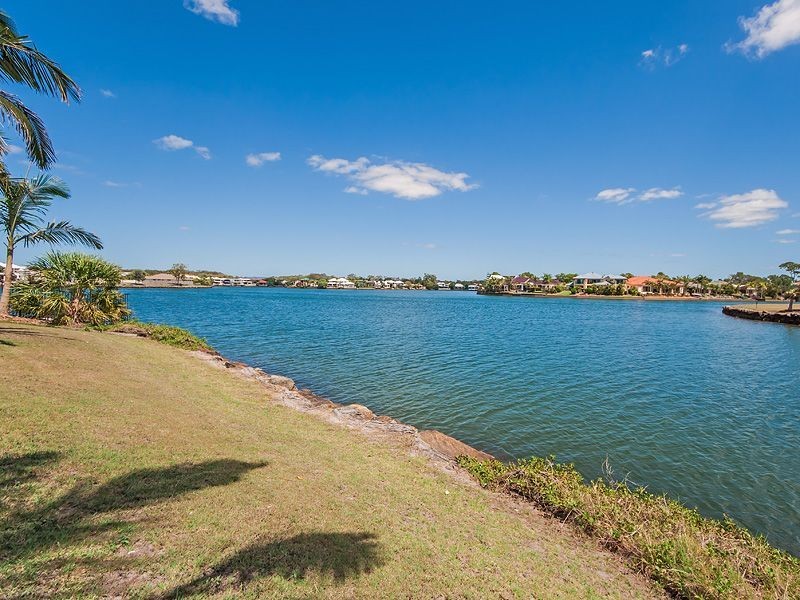 8 Waterfront Court, Twin Waters QLD 4564
