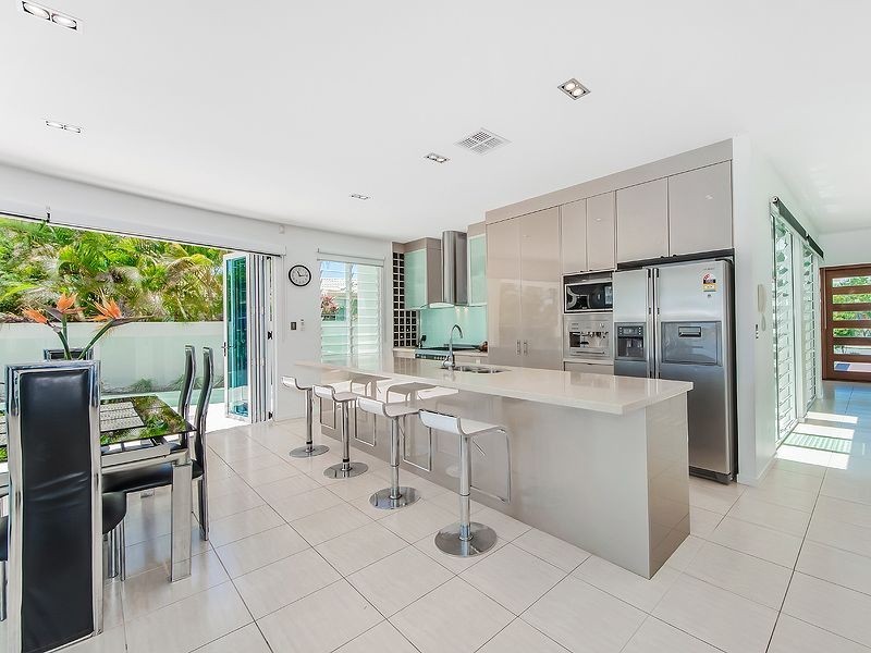8 Waterfront Court, Twin Waters QLD 4564