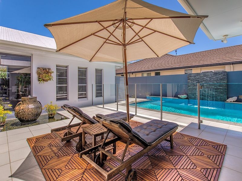 17 Hetherington Drive, Twin Waters QLD 4564