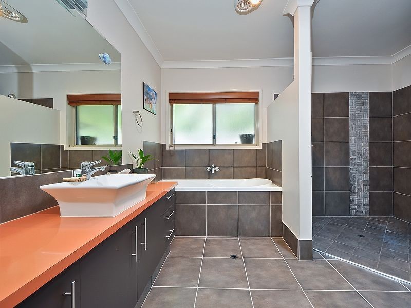 33 Seahorse Drive, Twin Waters QLD 4564