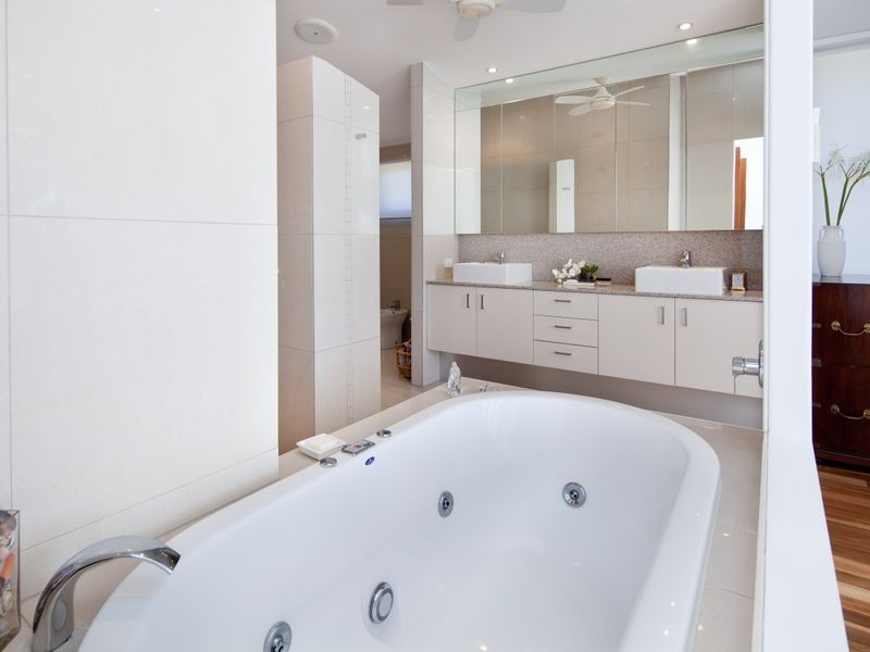 5 River Edge Court, Twin Waters QLD 4564