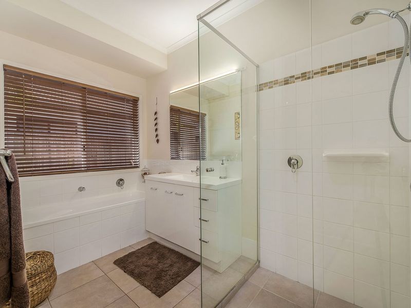 50 Prestwick Drive, Twin Waters QLD 4564