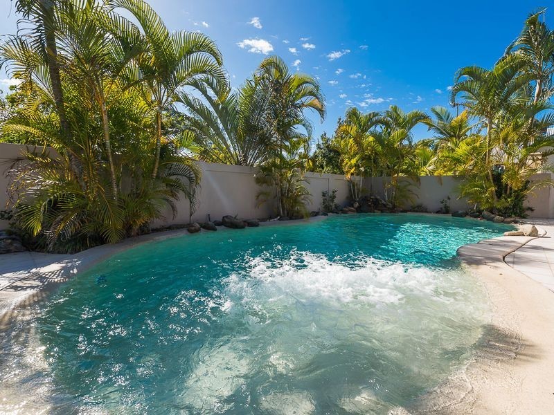 50 Prestwick Drive, Twin Waters QLD 4564