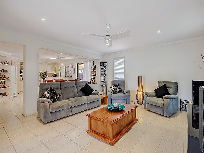 12 Wattlebird Drive, Twin Waters QLD 4564