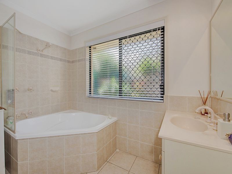 12 Wattlebird Drive, Twin Waters QLD 4564