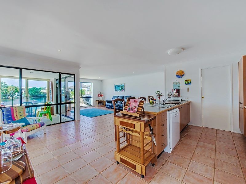 21 Tamarind Place, Twin Waters QLD 4564