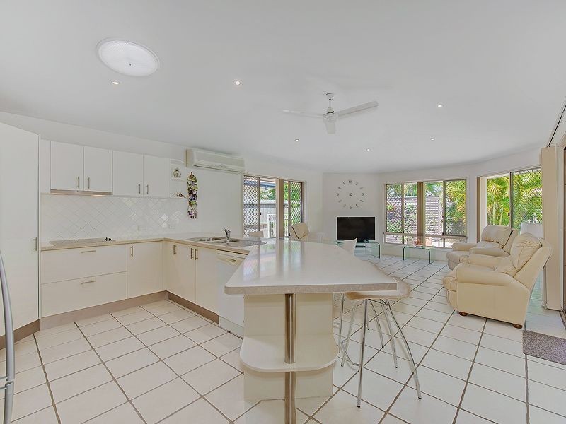 2 Tassel Place, Twin Waters QLD 4564