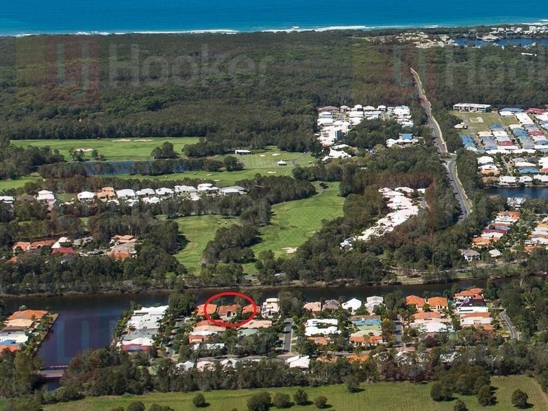 17 Glenwood Place, Twin Waters QLD 4564