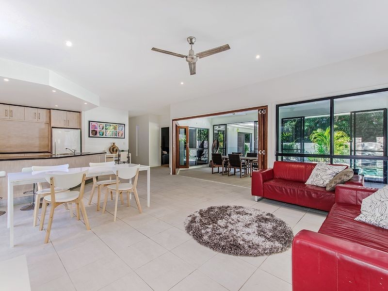 14 Peatling Lane, Twin Waters QLD 4564