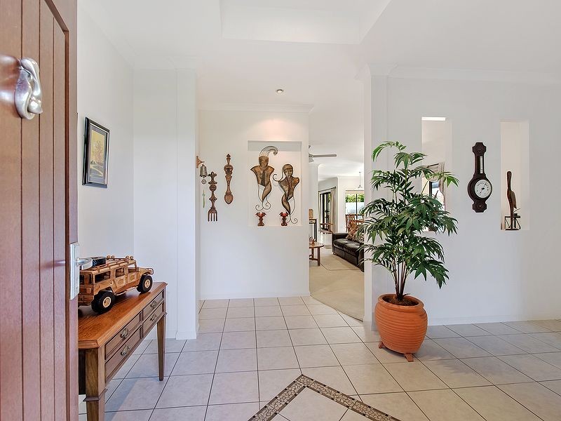 25 Baker Finch Place, Twin Waters QLD 4564