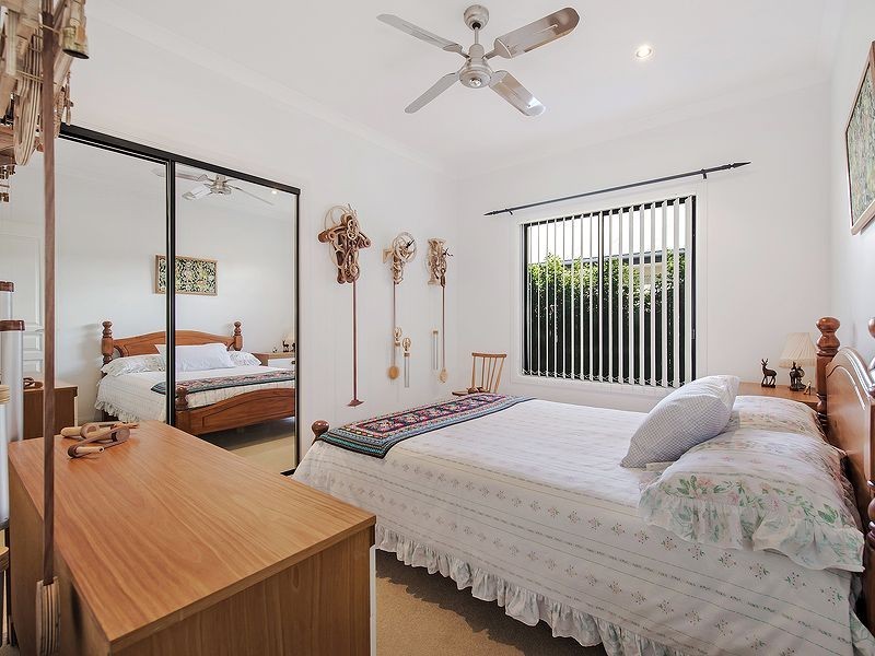 25 Baker Finch Place, Twin Waters QLD 4564