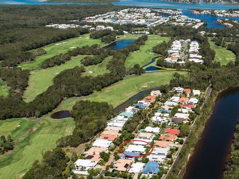 25 Baker Finch Place, Twin Waters QLD 4564