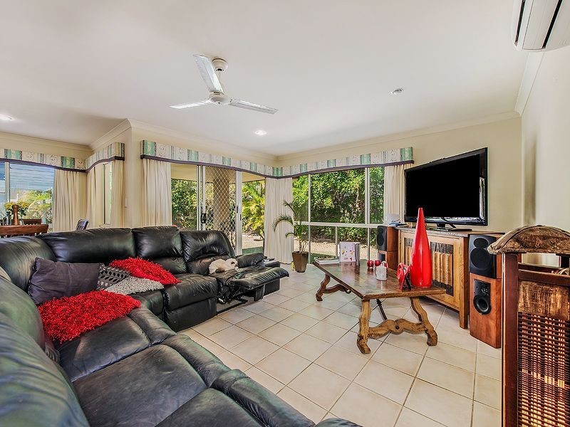 17 Fantail Place, Twin Waters QLD 4564