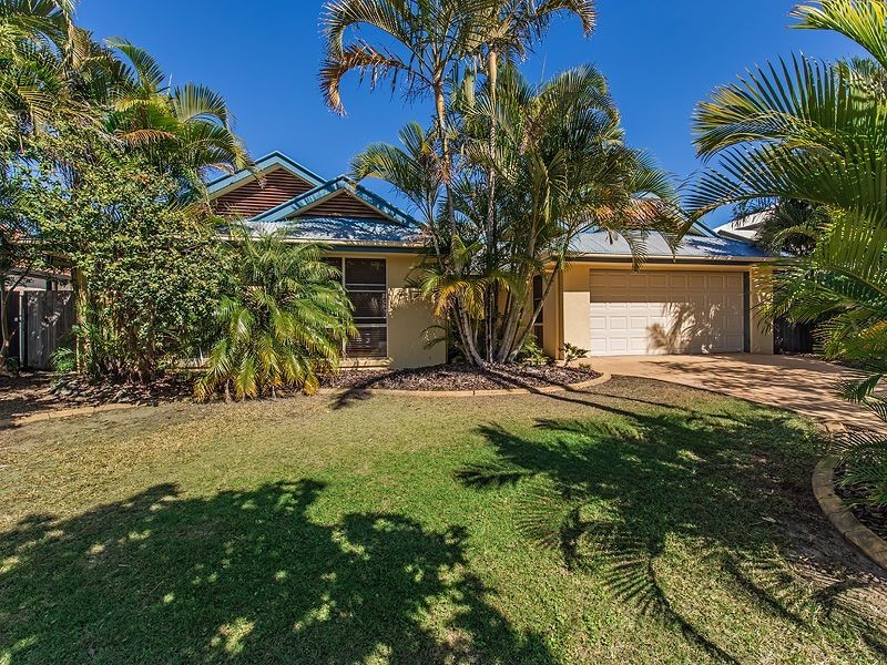 17 Fantail Place, Twin Waters QLD 4564