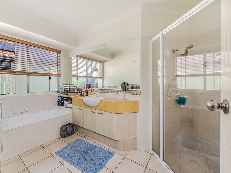 17 Fantail Place, Twin Waters QLD 4564