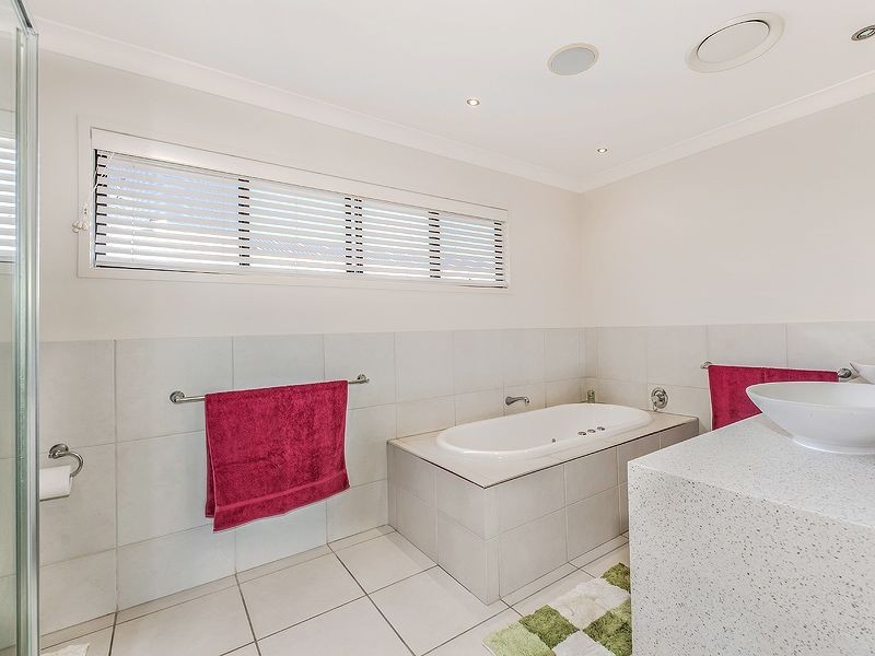 24 Seahorse Drive, Twin Waters QLD 4564