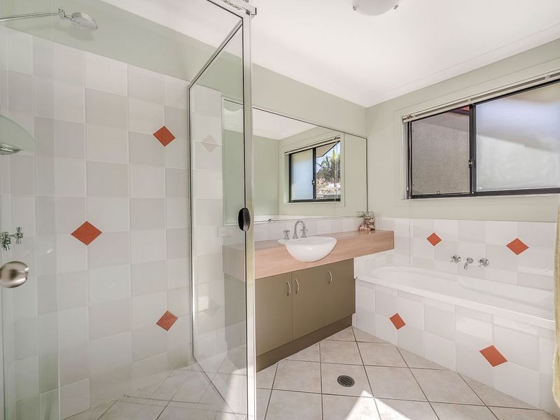 1 Senior Street, Twin Waters QLD 4564