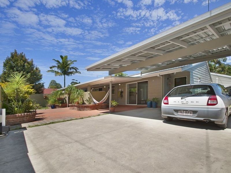 5 Gayome Street, Pacific Paradise QLD 4564