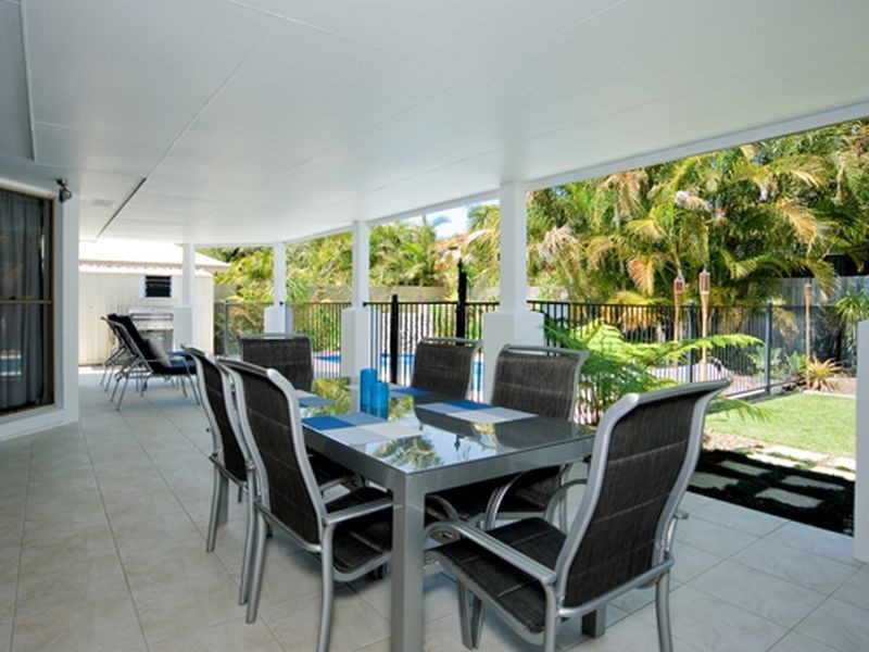 5 Friarbird Place, Twin Waters QLD 4564