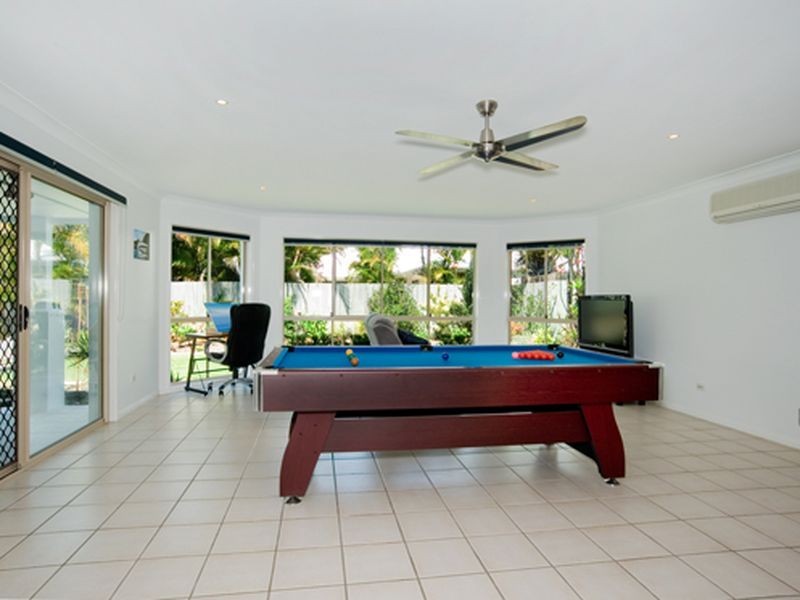 5 Friarbird Place, Twin Waters QLD 4564