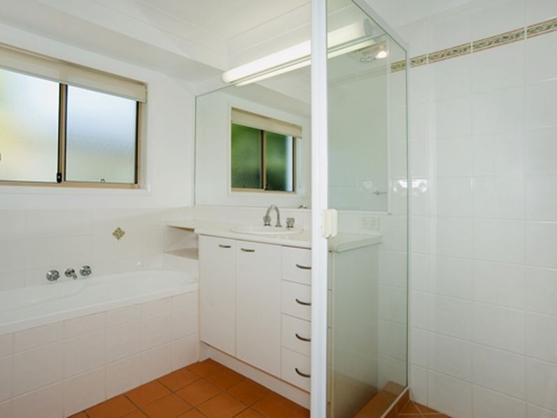 5 Friarbird Place, Twin Waters QLD 4564