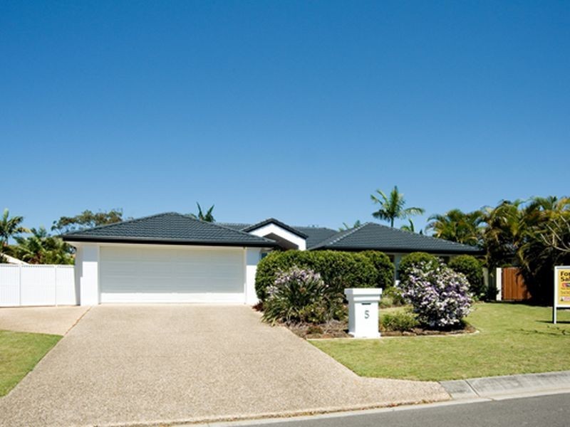 5 Friarbird Place, Twin Waters QLD 4564