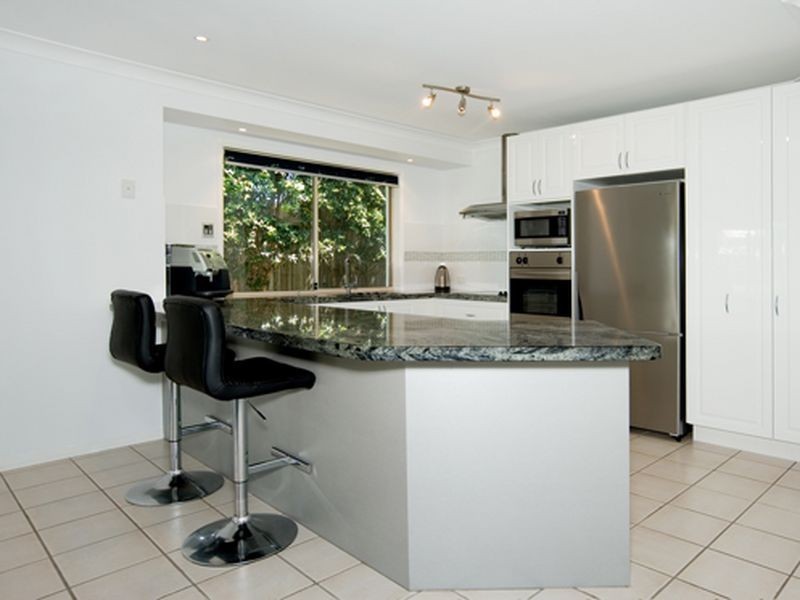 5 Friarbird Place, Twin Waters QLD 4564