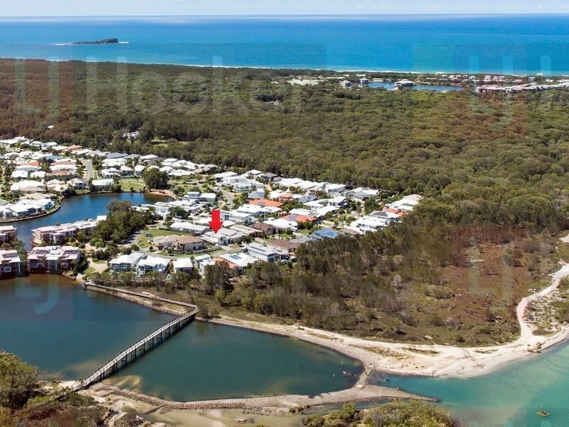 27 Anchorage Circuit, Twin Waters QLD 4564
