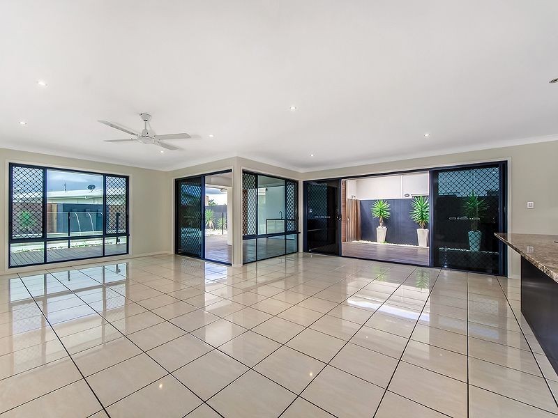 27 Anchorage Circuit, Twin Waters QLD 4564