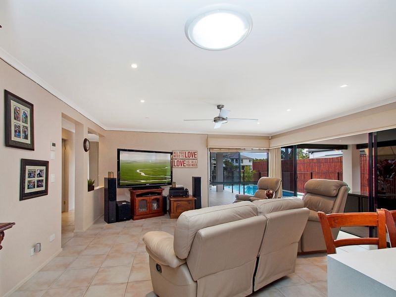 3 Glenwood Place, Twin Waters QLD 4564