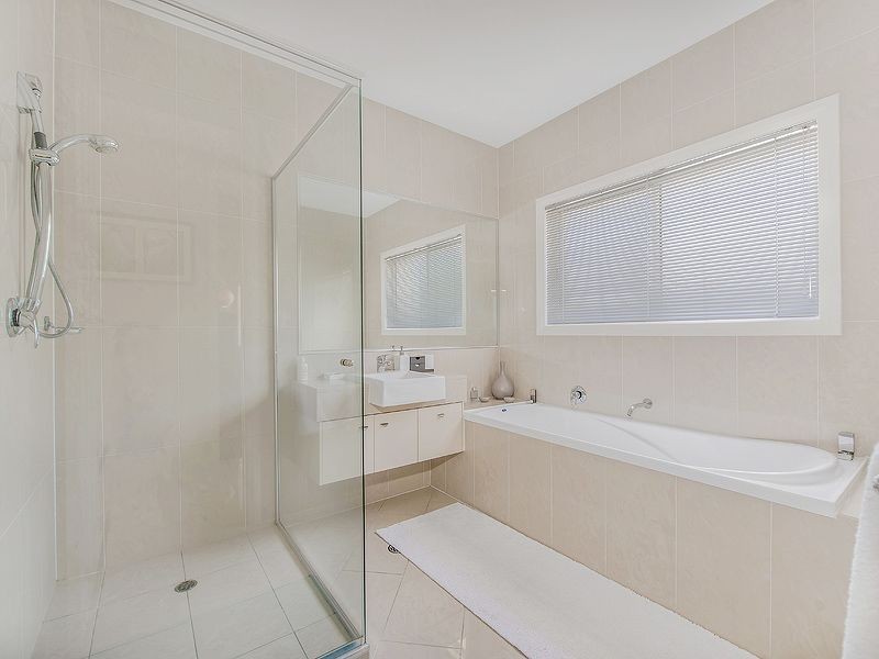 34 Stillwater Drive, Twin Waters QLD 4564