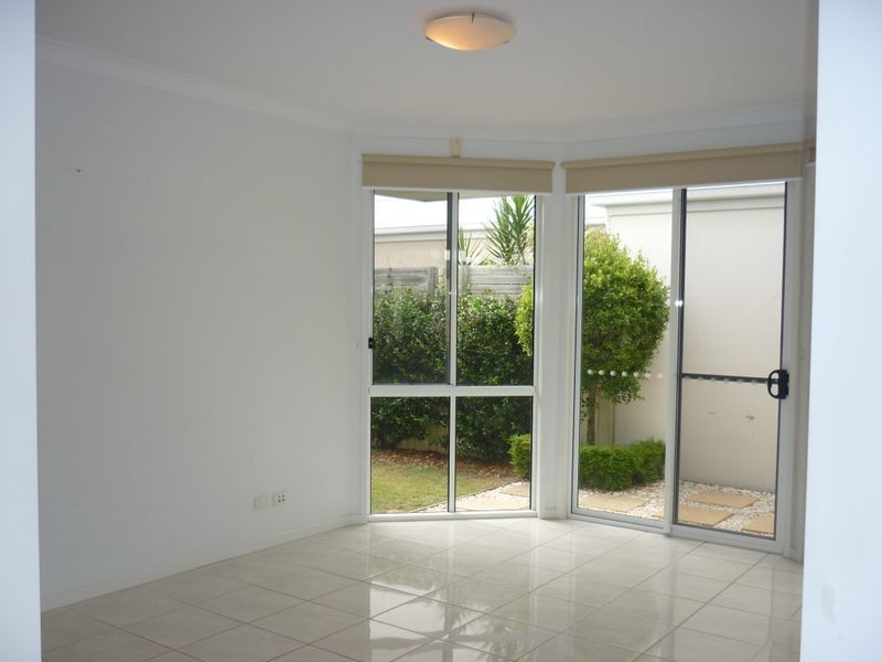 6 Oyster Court, Twin Waters QLD 4564