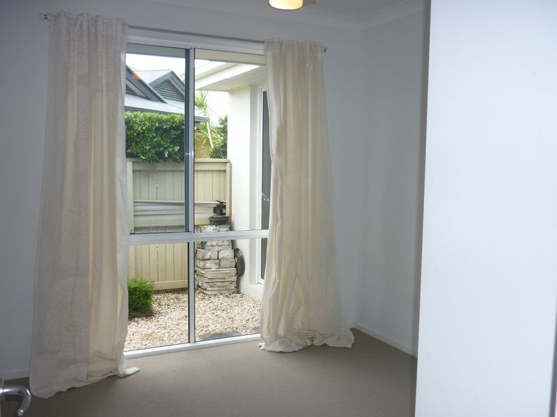 6 Oyster Court, Twin Waters QLD 4564